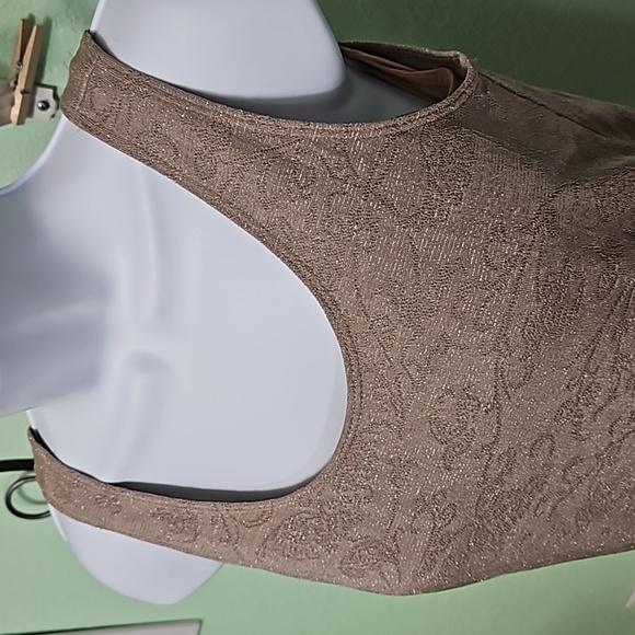 🐞CHICO'S shiny tank top - Picture 3 of 10